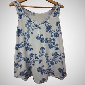 $4 WHEN YOU BUY 2 OR MORE ITEMS - Blue Flowers White Cotton tank T SZ XL